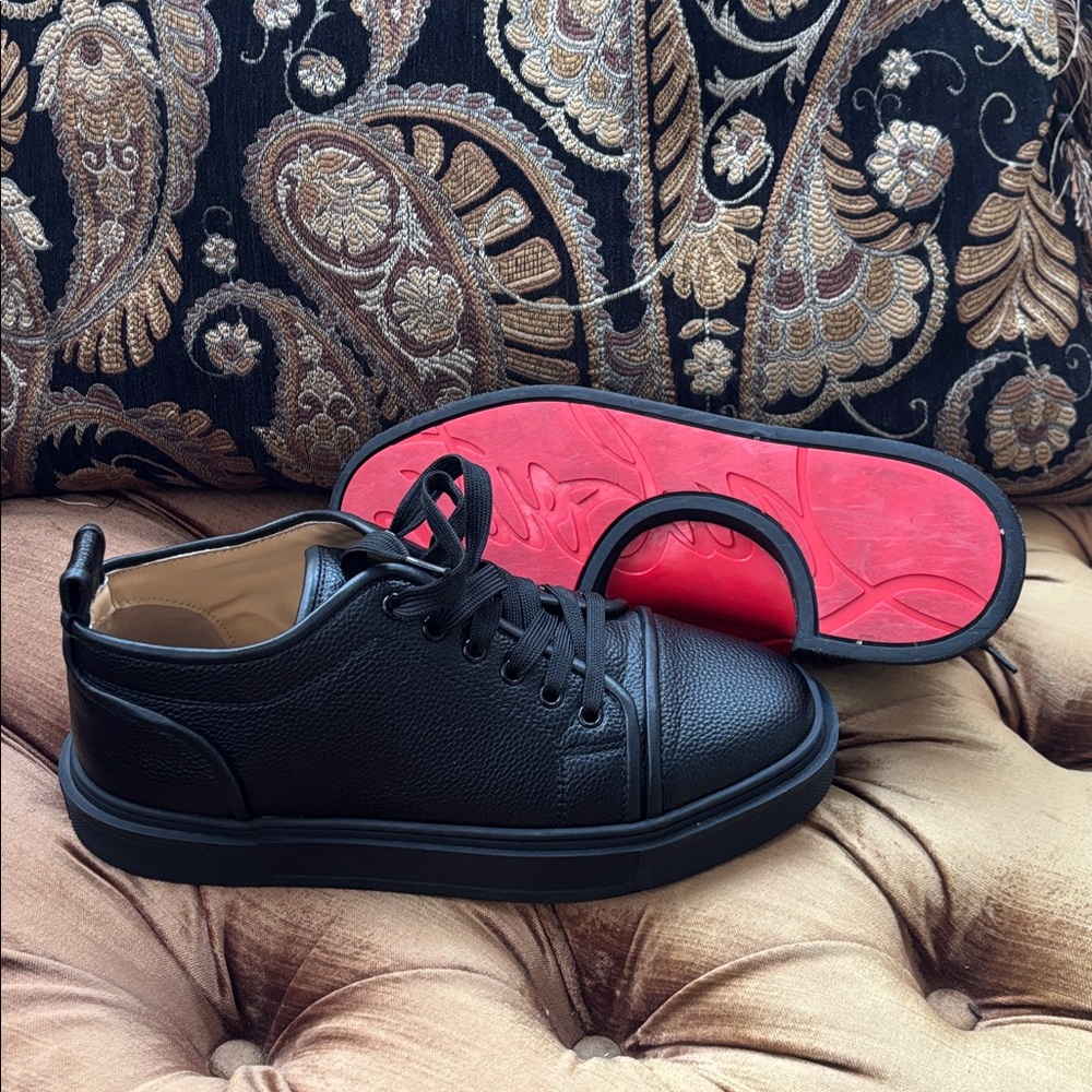Christian Louboutin Adolon Junior black low-top sneakers - Picture 3 of 11